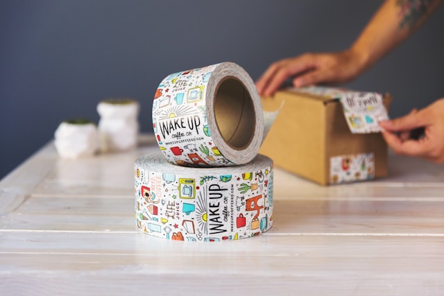 pakketape med logo